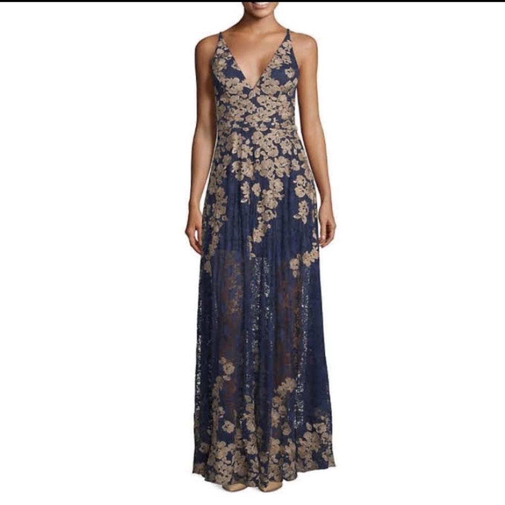 Beautiful and Flirty Xscape Gown!